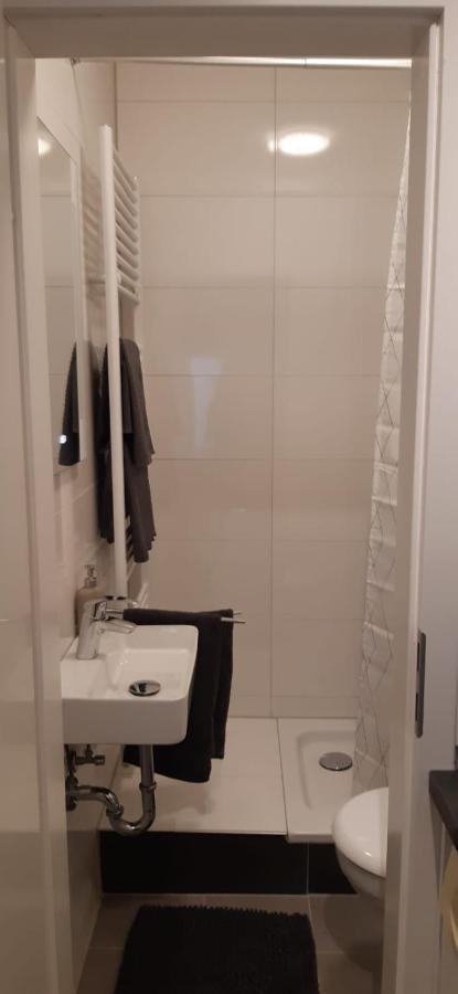 Cozy City Apartment Dusseldorf Bagian luar foto